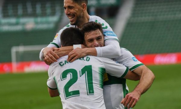 Sevilla mposhtet nga Elche dhe ngec prapa