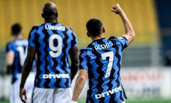 Interi e shfrytëzon gabimin e Milanit, +6