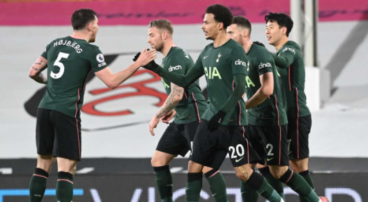 Tottenhami nuk gabon ndaj Fulhamit, Evertoni e kryen detyrën me sukses ndaj West Bromit