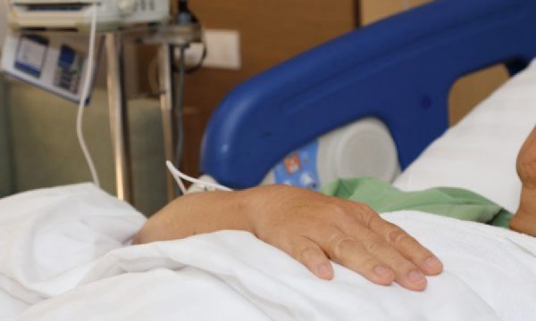 Mbi 60 pacientë janë duke marrë trajtim për COVID-19 në QKUK dhe spitale tjera, 33 prej tyre me oksigjeno-terapi