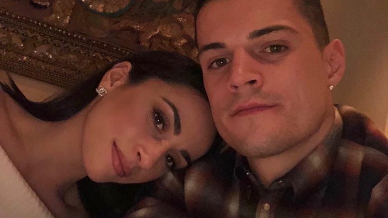 Granit Xhaka bëhet romantik për ditëlindjen e gruas, kështu e uron atë