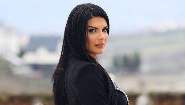 “Është lidhje që nuk mund ta shpjegojmë” – Lediana poston foton me Mevlanin