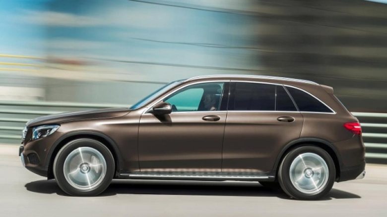 Mercedes tërheq 264 mijë vetura