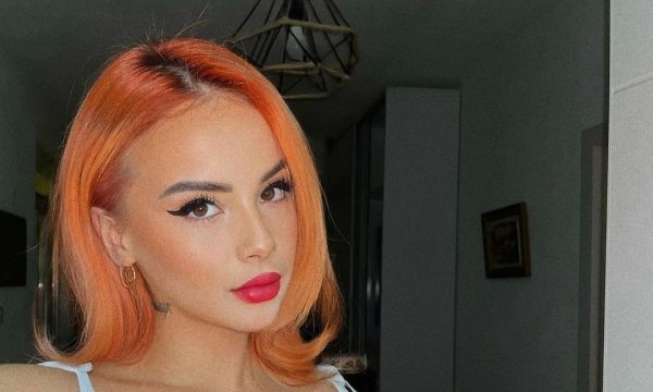 Rina tregon pak gjoksin, pyet fansat: Ku jam