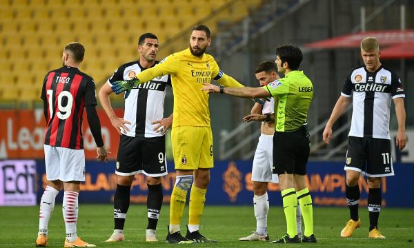 Gjyqtari që ndëshkoi me të kuq Ibrahimovicin s’do të gjykojë ndeshjet e Milanit për një kohë