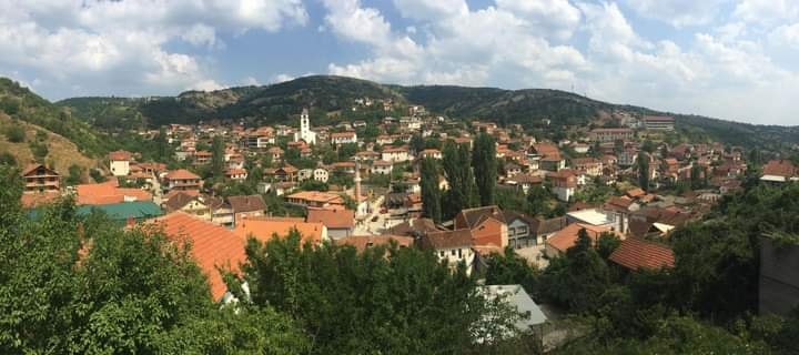Vetura e braktisur në Janjevë, zhduket një person