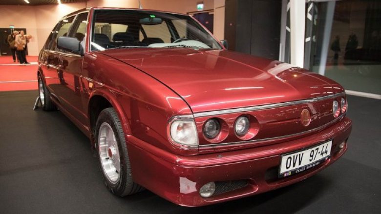 Vetura luksoze që askush nuk e dëshironte – Tatra 700
