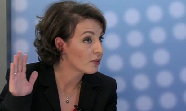 Gërvalla bën paralele me regjimin e Enverit: Dikush të japë llogari që fëmijët me fotografi të Osmanit e Konjufcës u përdorën