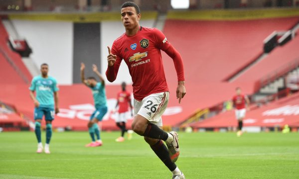 Manchester Unitedi e mund Burnleyn, i afrohet në 8 pikë liderit