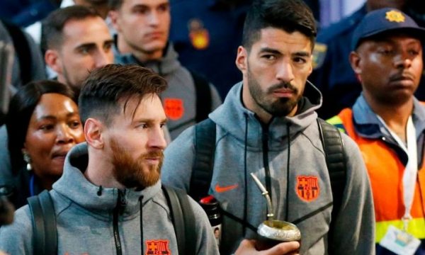 Suarez mesazh nga larg Messit: “S’do të gjejë askund më mirë se në Barcelonë”