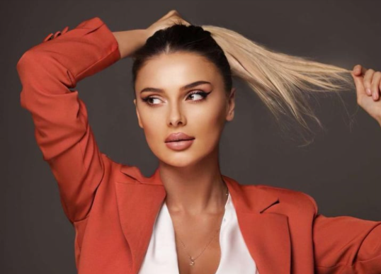 Blogerja kosovare që po merr dukshëm vëmendje në rrjetet sociale