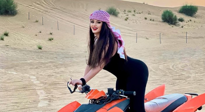 U kritikua për pushimet në Dubai, Enca: Njerëzit që i urrejnë të pasurit, nuk do të jenë kurrë të tillë