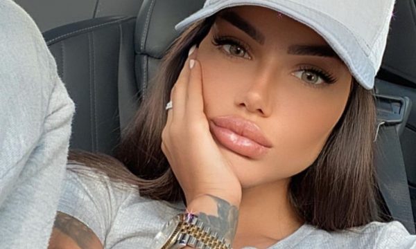 Morena shfaqet tërheqëse në fotografitë e fundit nga shtëpia