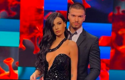 Andi në lidhje jashtë emisionit, reagon Jasmina