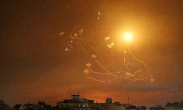 Arrihet armëpushimi mes Izraelit dhe Hamasit, ndërpresin bombardimet