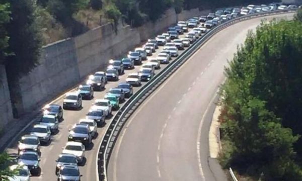 Kryetari i Kukësit për masat në kufi: Vendim i shfrenuar i Kosovës, uroj të rishikohet