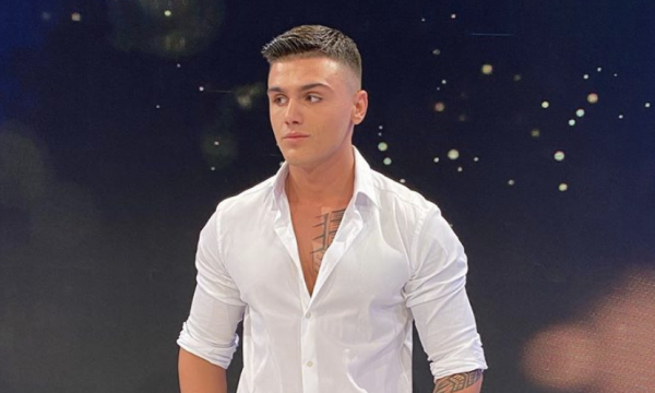Bearti tregon se a do t’i futet edhe ai muzikës