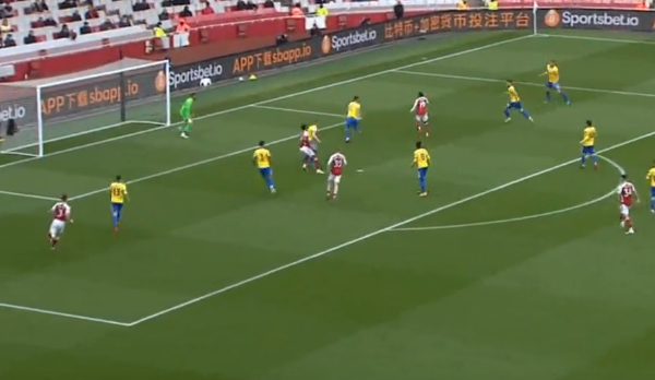 Arsenali në epërsi kundër Brighton, rriten shpresat për Evropë