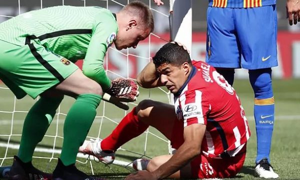 Suarez kërkoi penallti, kështu ia ktheu Ter Stegen