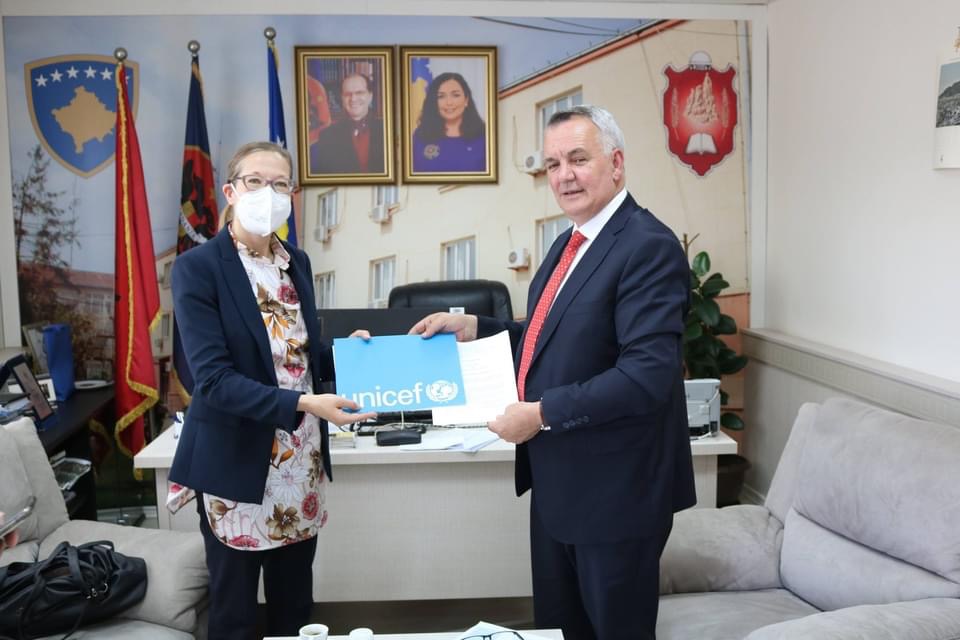 Komuna e Lipjanit vazhdon bashkëpunimin me UNICEF-in për “Komunën Mike për Femije”
