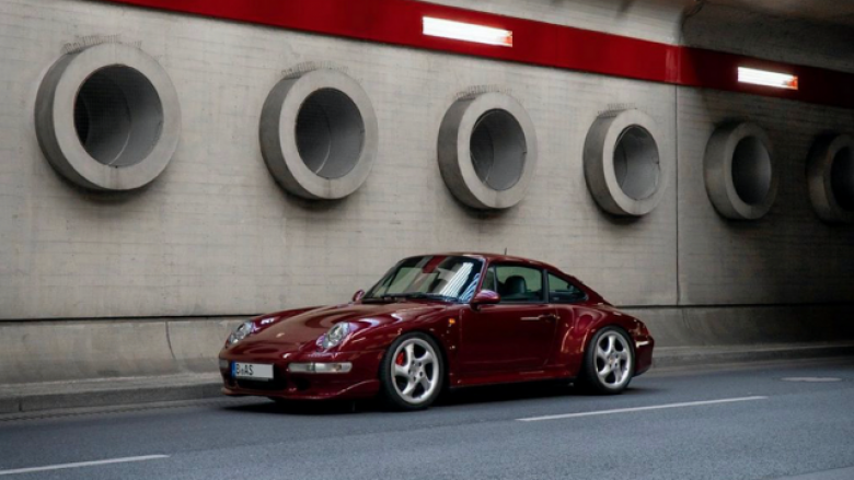 Nxirret në shitje Porsche i fundit me sistemin e ftohjes së motorit me ajër, i ka vetëm 146.500 kilometra të kaluara – është në gjendje të përkryer