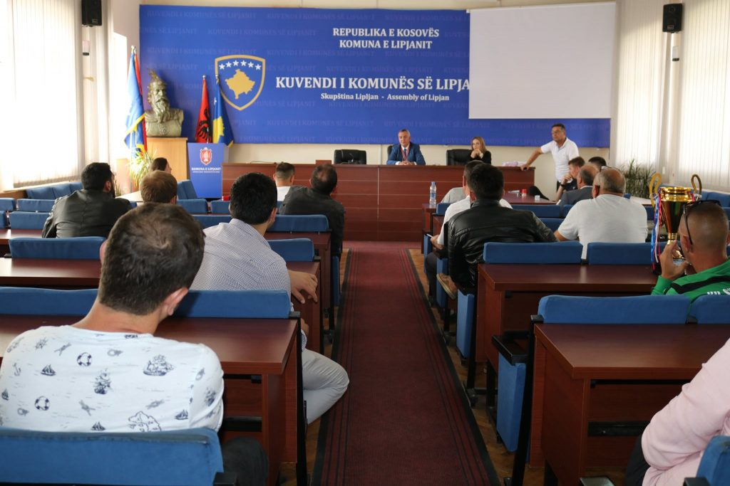 Kryetari Ahmeti nënshkruan kontratat për subvencionimin e Klubeve Sportive në Lipjan
