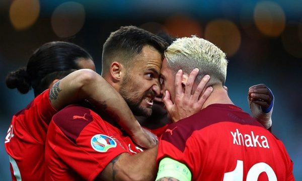 “Të vërtetën e themi në fushë” – Xhaka reagon pas kritikave ndaj tij dhe Shaqirit
