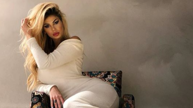 Luana Vjollca plot sharmë dhe elegancë nga pushimet në Mykonos