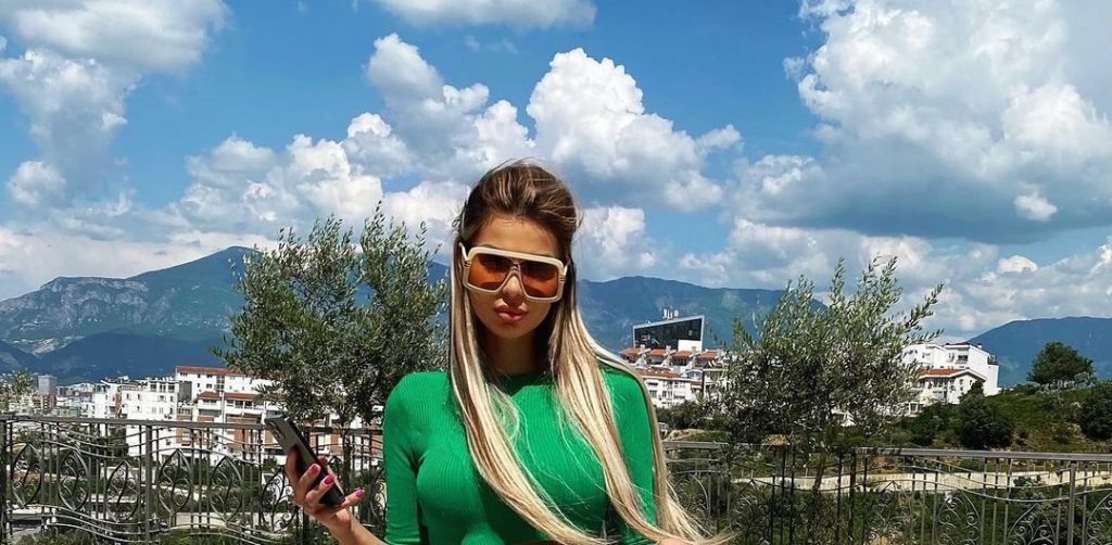 Luana Vjollca vjen me paraqitjen tërheqëse e veshur me ngjyrë jeshile