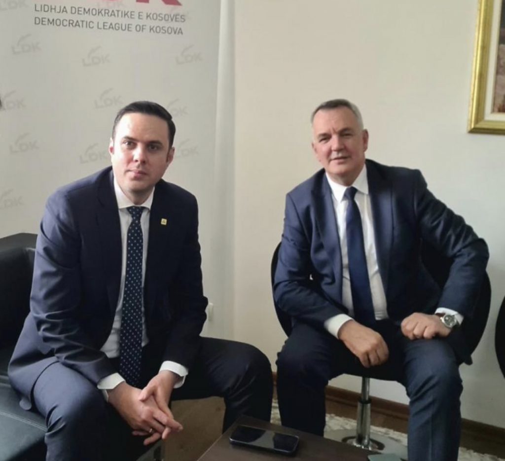 Lumir Abdixhiku sot viziton Lipjanin, qëndron tek shtigjet e ecjes