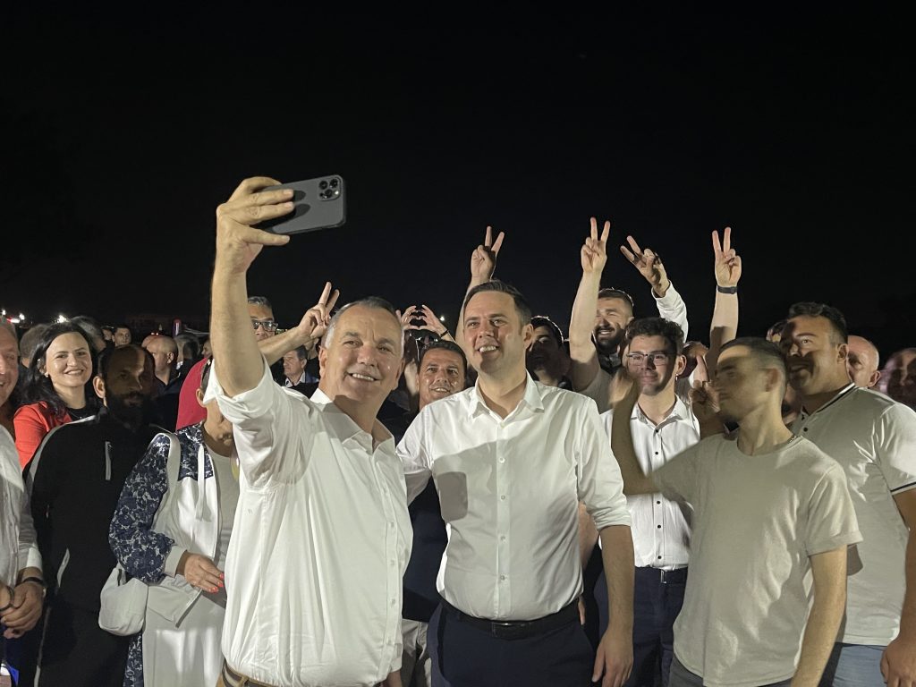 Lumri Abdixhiku Imri Ahmetit “Je shembull për të gjithë ne”