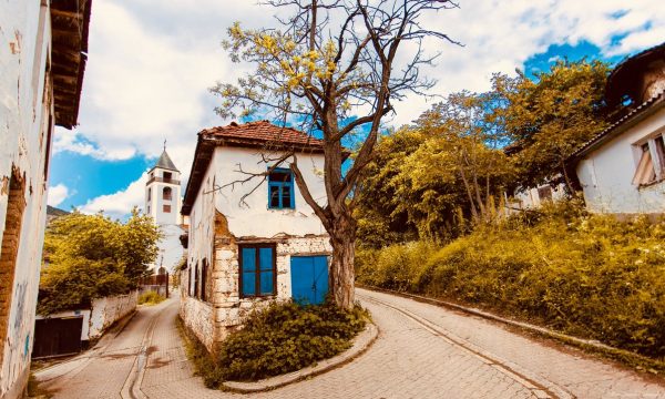 13-vjeçarja nga Janjeva dyshohet se u dhunua nga shumë persona – Dyshime edhe për incest