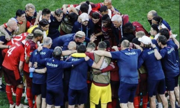 Xhaka: Po merr fund ky rrugëtim i mrekullueshëm, krenar me ekipin, jemi vëllezër