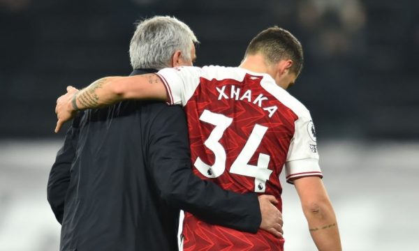 Arrihet marrëveshja, Xhaka në Romë