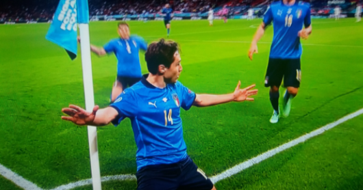 Super gooool, Italia në epërsi kundër Spanjës