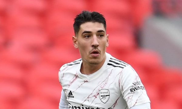 Bellerin e do vetëm Interin, e kërkon largimin nga Arsenali