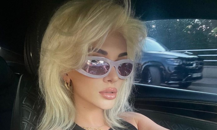 Era Istrefi bën ndryshim të madh në pamje