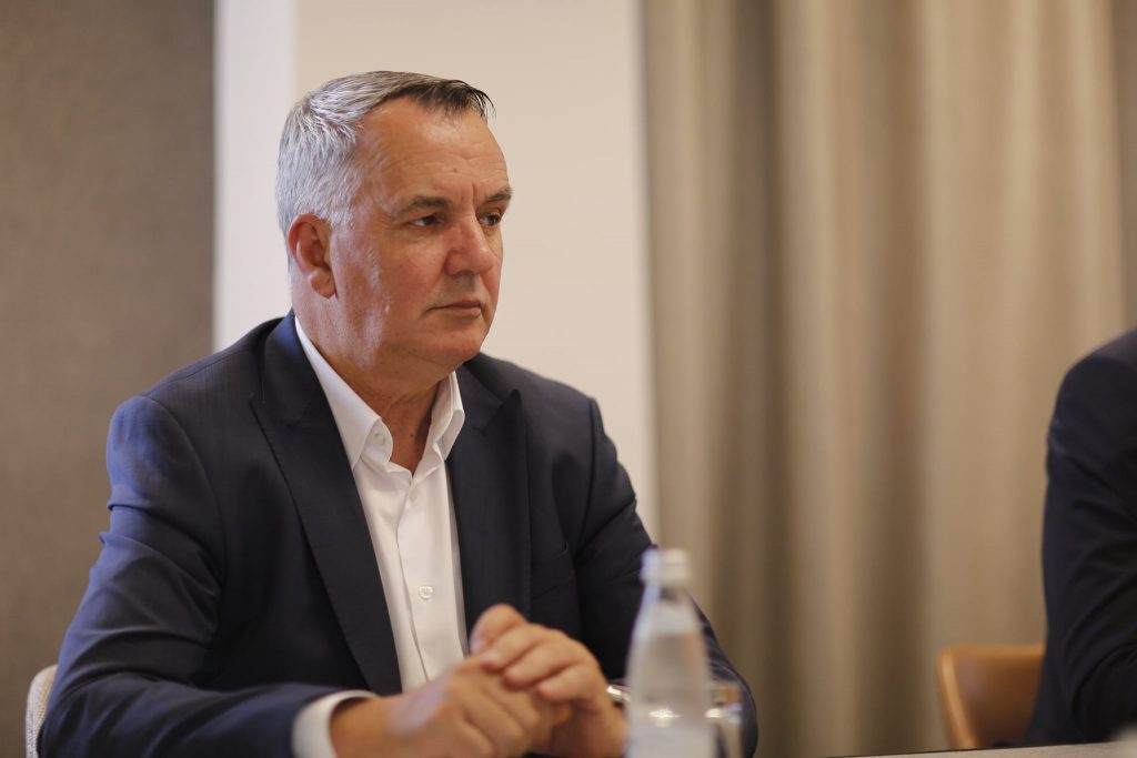 Kryetari Imri Ahmeti pret në zyrë mërgimtarët qdo të premte