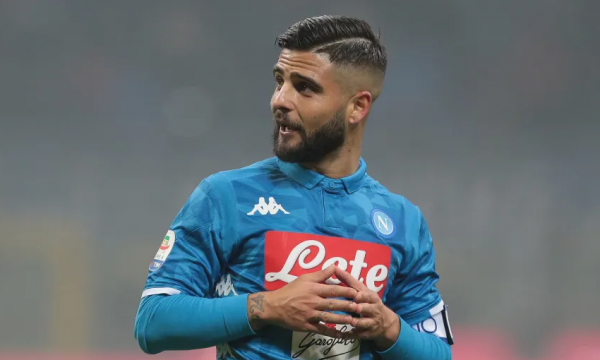 Napoli e vendos në shitje Insignen