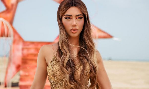 Melindës ia përmendin silikonin, ajo poston foto të “nxehta” në Instagram