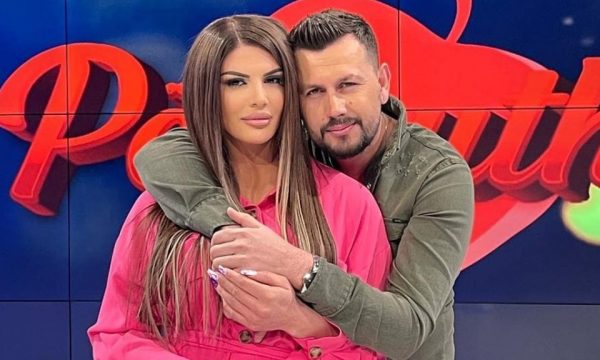 Publikohen fotografitë, Mevlani në lidhje dashurisë pas “Për’puthen”?