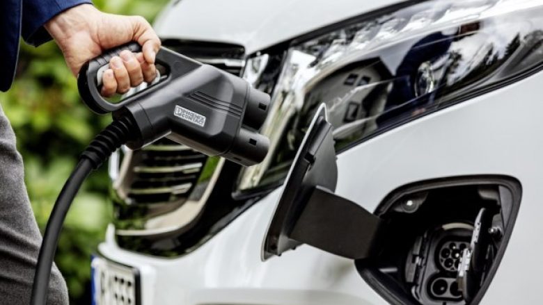 Cilat janë veturat elektrike më të lehta dhe ato më të rënda?