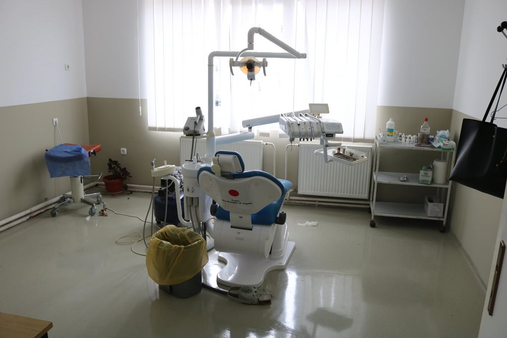 Lipjan, bëhet renovimi i hapësirave të objektit të Stomatologjisë