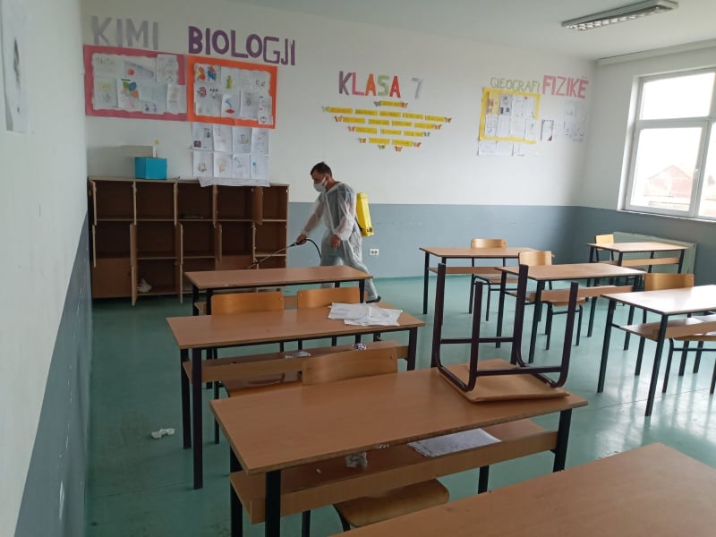 DKA-Lipjan: Ka pëfunduar Dezinfektimi i të gjitha objekteve shkollore në Komunën e Lipjanit