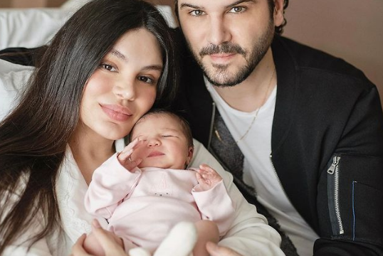 Almeda dhe Tolgahan me pushime në Shqipëri