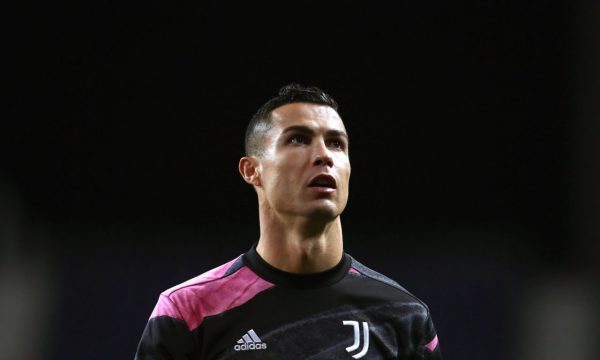 E ardhmja e Ronaldos tejet e pasigurt, menaxheri i portugezit kthehet urgjentisht në Torino