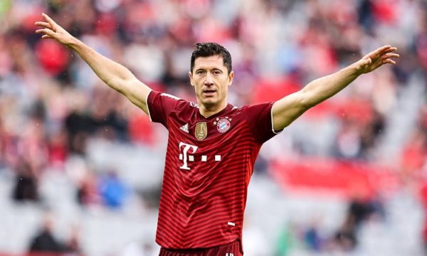 Bayerni “shkatërron” Herthan, shkëlqen i përhershmi Lewandowski