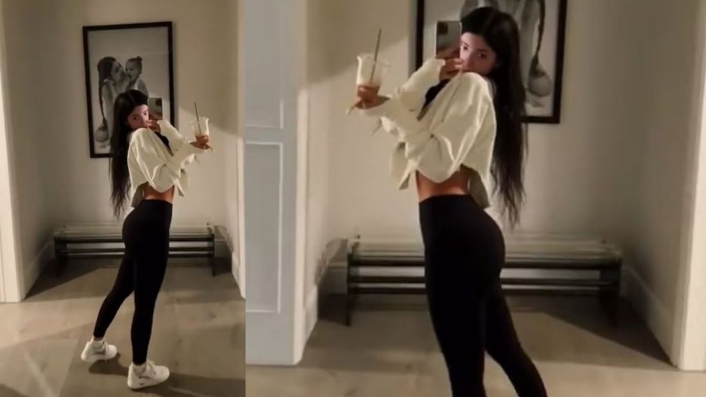 Kylie Jenner ekspozon belin e sheshtë me disa poza joshëse nga shtëpia e saj luksoze