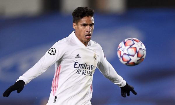 Varane kryen me sukses testet mjekësore te Manchester United
