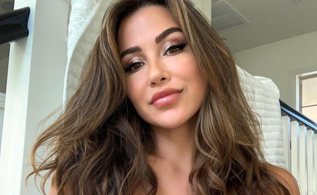 Ana Cheri ngacmon imagjinatën e fansave në rroba sportive